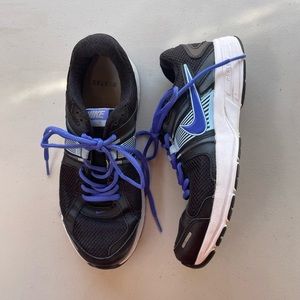 Womens Nike Dart 10 Black Reslon MotionFit Athletic Shoes 580428-001 size 7.5